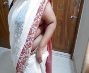 (Tamil hot aunty saree striping) Aunty Ko Jabardast Chudai aur maja karti hua - Hindi Clear Audio from aunty saree boob