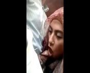 ARAB HIJAB SUCK IN CAR from arab hijab com