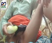 Desi village ki bhabhi saree show finger and jangal from village bhabi pissing pussy show out doo