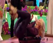 Holly Willoughby - Vibrating - Tight Jeans from holly willoughby and fearne cotton
