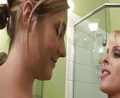 I have lesbiansex with my stepmom for the first time from young and old lesbians