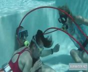 Underwater blowjob goes two way from amy jackson theallamericanbadgirl goes swimming 1