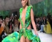 Jennifer Lopez in skimpy green dress, 2019. 02 from school derss sexxx2019