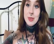 German tattoo babe is too horny and fucks through her thight!! from big hip desi aunty