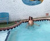 THE NEIGHBOR LEAVES HER HUSBAND AT HOME TO FUCK THE FIRST SEE IN THE POOL from back job ka lia see