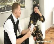 Sweet woman in hijab tried on salesman's dick instead of new clothes from muslim seaxxxx dcom 6 m