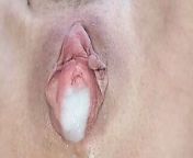 CREAMPIE EATING! MARRIED SLUT LESLIE EATS HER OWN CREAMPIE! BEST CHEATING WIFE! from eats creampie from her own pussy