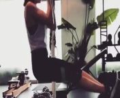 Alison Brie doing L-Sit Pullups from 蜘蛛网引雷吗⏩排名代做游览⭐seo8 vip⏪zmzm