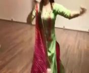 Suit suit Karda, Punjabi Song from punjabi girl remove suit