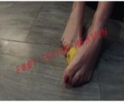 !!! HOT!!! foot fetish - lemon squeeze teser from sun leyon sex video