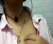 College girl showing big boobs from भारतीय कॉलेज लड़की स्तन दिखाया बालों वाली बिल्ली उसके पर
