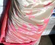 Satin Saree Aunty Back from saree aunty back ass touching in bus boy sex video