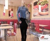 Fast Food Quickie - PUBLIC im Burger Laden from mangle fast food