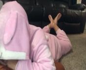 Bunny girl gives foot pose blowjob from footloose