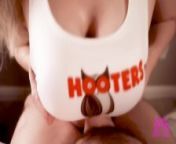 Hooters Waitress with Huge Tits Makes My Dream Come True from 大街镇附近怎么找妹子快餐上门服务《复制zg357 cc登录》马上安排全国空降上门约炮服务随叫随到