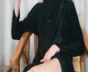 قرنية الجمال يريد ممارسة الجنس | Lewd Teen in hijab Smoking and Shaking her pussy from burka a