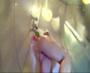 Voyeur camera in the shower. Young nude girl rubs her body with massage oil from 乾布摩擦盗撮女の子xxx vdv