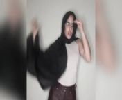 خاضعة للرقص العربي ولمس فتحة الشرج from رقص ديرتي افارقه