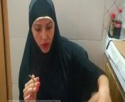 Pakistani wife in hijab Smoking and Showing Ass hole at Kitchen from xxx muslim indians womensww xxx