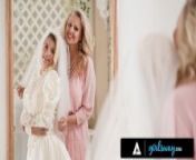 GIRLSWAY Cougar Julia Ann Fucks Bride-To-Be Carolina Sweets from modelo julia vitoria