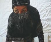زوجة ساخنة شابة تشعر بالوحدةBare feet Muslim wife in hijab masturbates with pink vibrator at home from شابة يمينة عارية بدون
