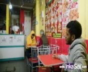 MILF peruana se folla a comensal en su restaurante from peruana casting